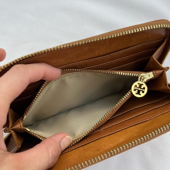 Tory Burch DENA Continental Wallet Full Zip Leather - Picture 5 of 13